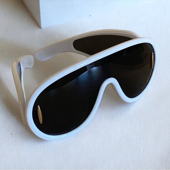 Vintage Y2K Shield Aviator Sunglasses White Frame Black Lens NIB NWT - Picture 2 of 10